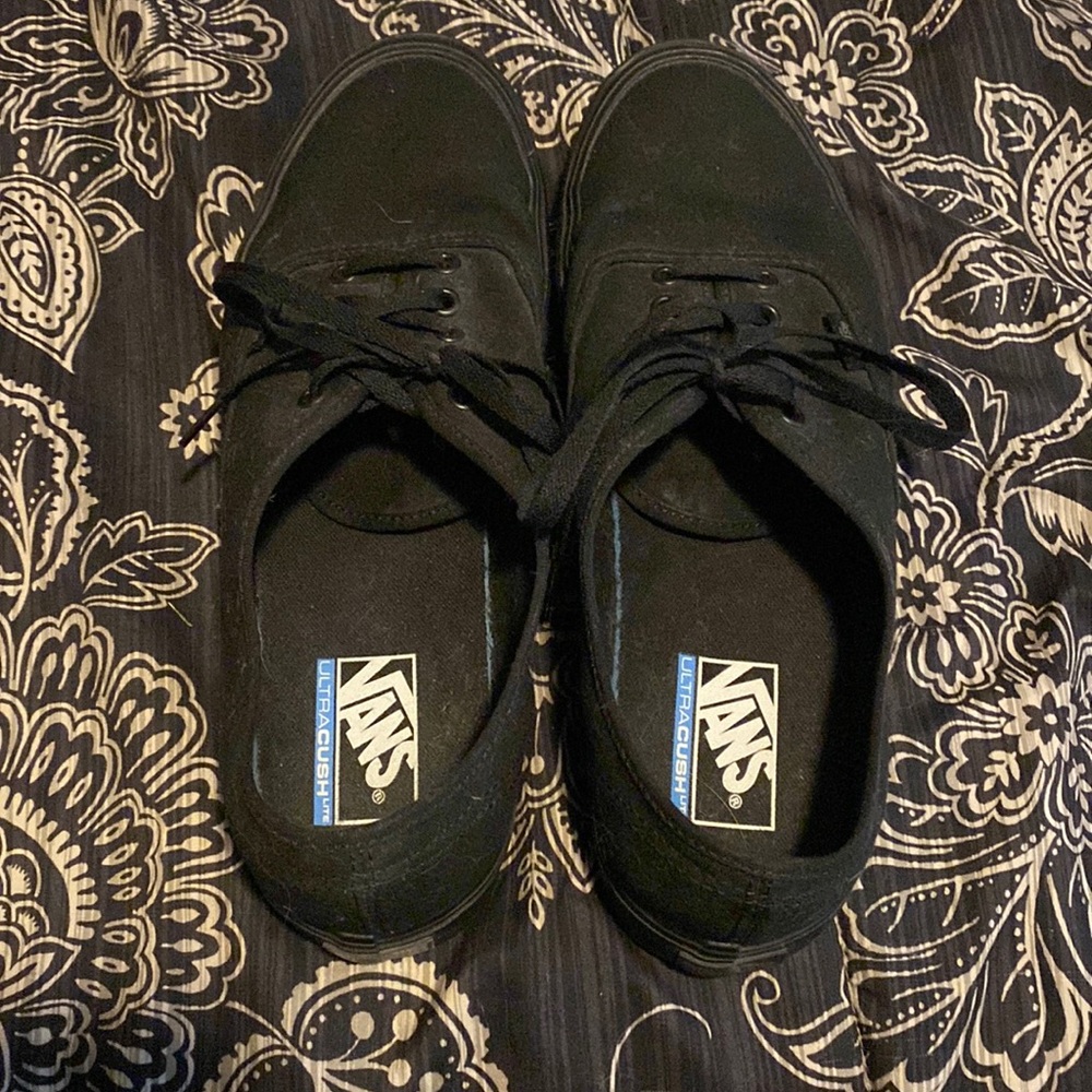 Men’s black Vans size 11